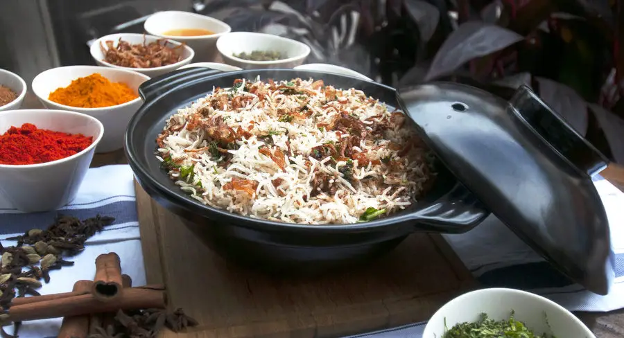 Dhum Biryani in a pot
