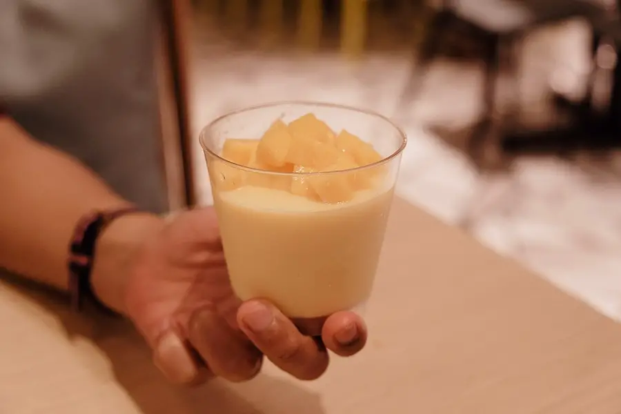 Pudding with mango chunks