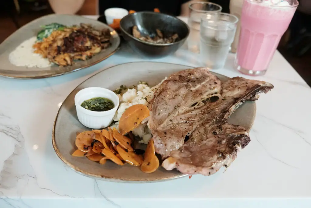 Steak at Comme Me Das